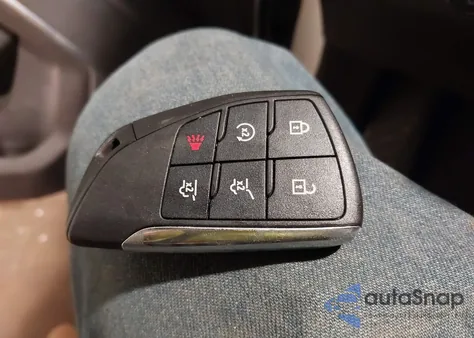 2021 Chevrolet Suburban Z71 z USA, uszkodzony, nr VIN 1GNSKDKD7MR386080